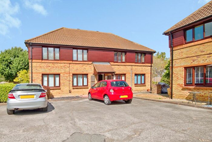 2 Bedroom Bungalow For Sale In Oakwood Grove, Wickford Avenue, Pitsea, Essex, SS13