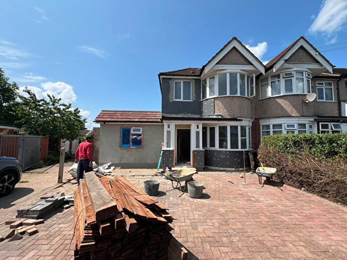 6 Bedroom Semi-Detached House To Rent In Lynton Road, Rayners Lane, HA2