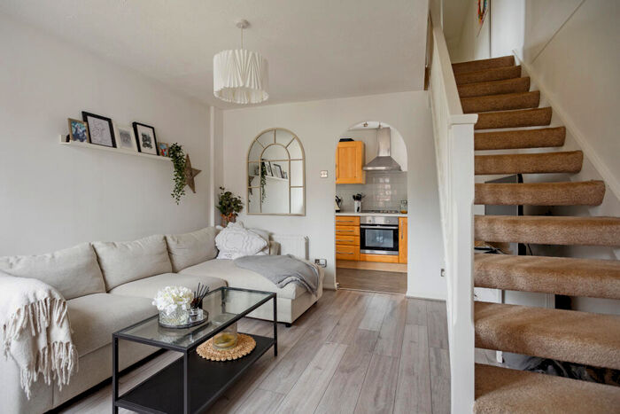 1 Bedroom House To Rent In Eyston Drive, Weybridge, KT13