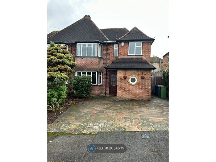 4 Bedroom Semi Detached House To Rent In Keswick Road, West Wickham, BR4