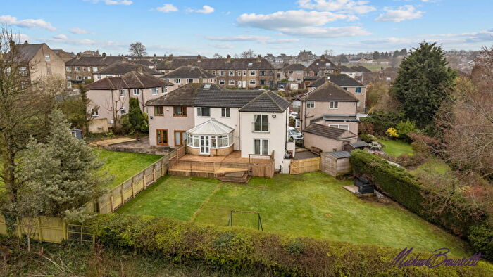 5 Bedroom Semi Detached House For Sale In Northfield Gardens, Bradford, BD6