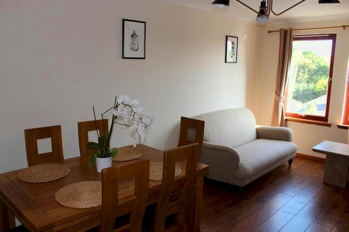 2 Bedroom Flat To Rent In Gairn Mews, Floor Left, AB10