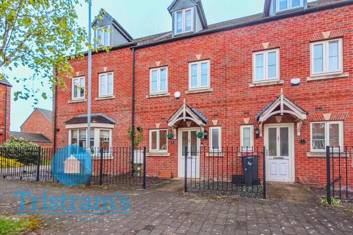 3 Bedroom Semi-Detached House To Rent In Betts Avenue, Hucknall, Nottingham, NG15