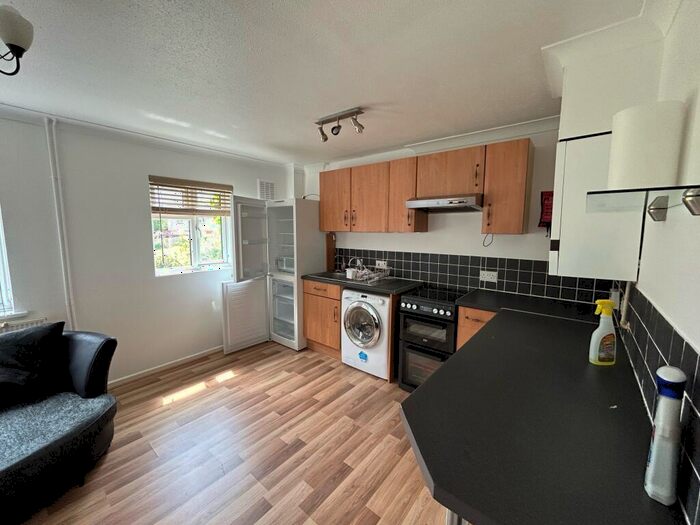 1 Bedroom Flat To Rent In Lapwing Rise, Stevenage, SG2