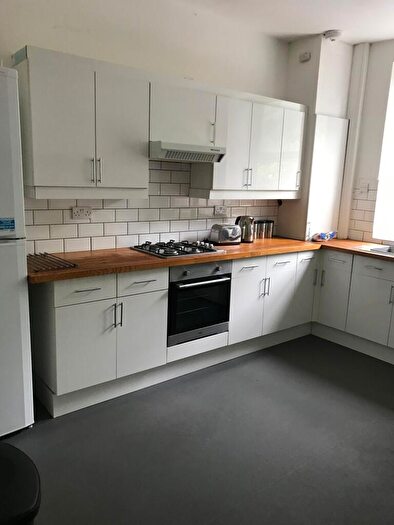 4 Bedroom House To Rent In Burns Road, Sheffield, S6
