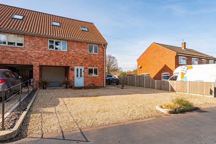 3 Bedroom Semi-Detached House For Sale In Yarmouth Road, Smallburgh, NR12