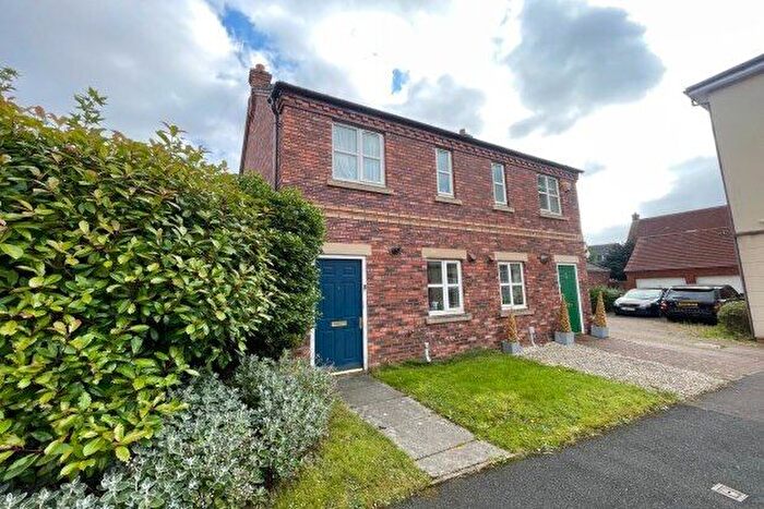 2 Bedroom Property To Rent In Maxtock Avenue, Lichfield, WS13