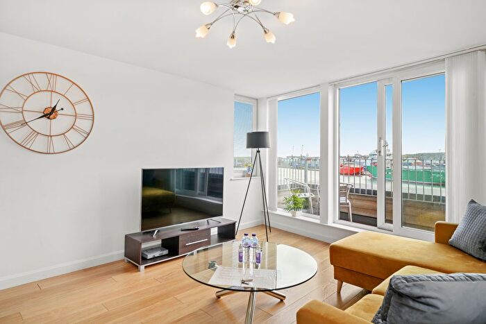 2 Bedroom Flat To Rent In Mearns Street, Aberdeen, AB11