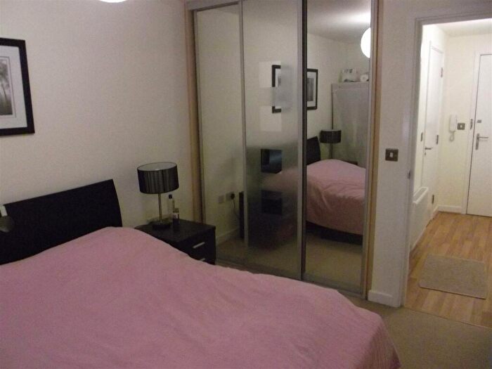 1 Bedroom Flat To Rent In Saunders Apartments, Bow, E3