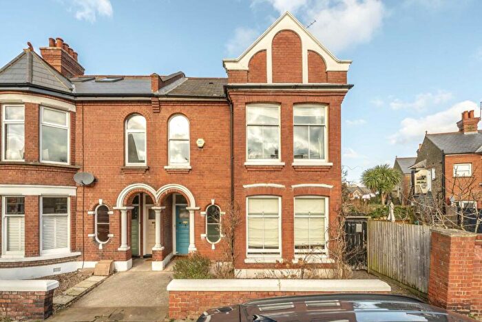 3 Bedroom Maisonette To Rent In Burnbury Road, Balham, SW12