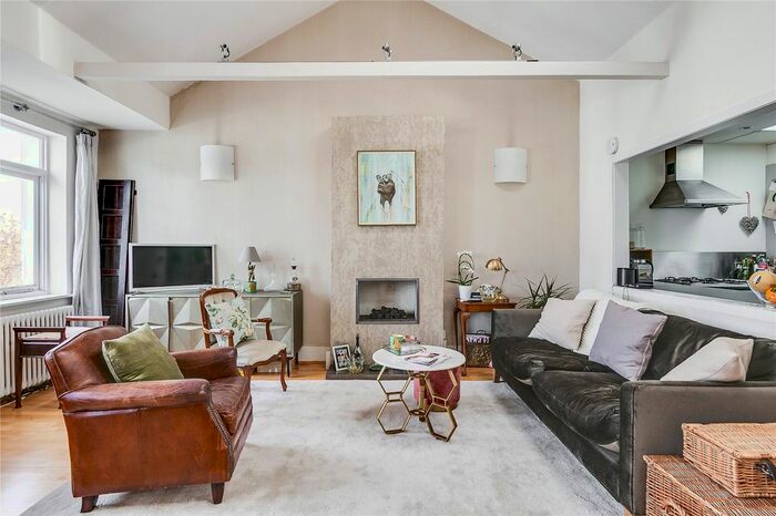 1 Bedroom Flat To Rent In Elgin Crescent, London, W11