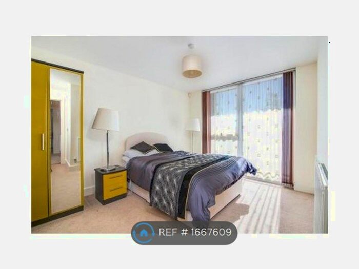 2 Bedroom Flat To Rent In Mason Way, Birmingham, B15