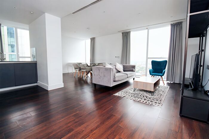 3 Bedroom Apartment To Rent In Maine Tower, Tower Hamlets, E14