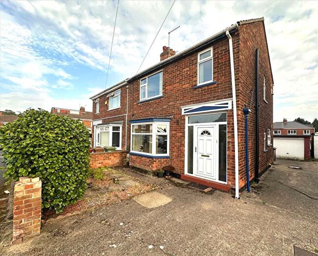 3 Bedroom Semi-detached House For Sale In Lister Road, Scunthorpe, DN15