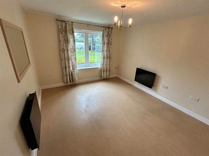 1 Bedroom Flat To Rent In Sir Bernard Lovell Road, Malmesbury, SN16
