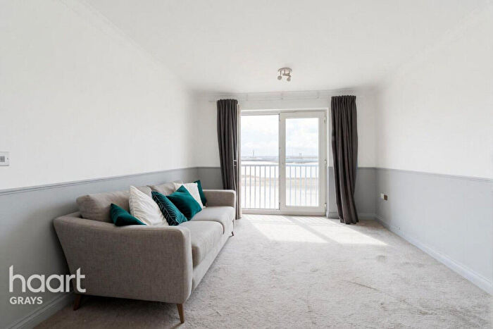 1 Bedroom Flat For Sale In Worthing Close, Grays, RM17