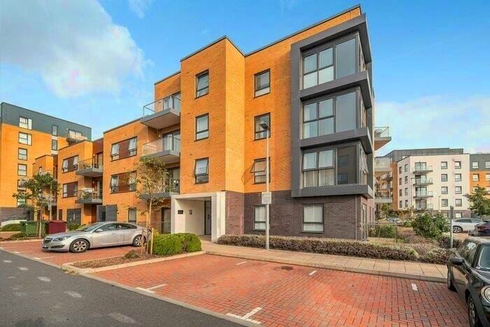 1 Bedroom Flat To Rent In Drake Way, Kennett Island, Reading, RG2