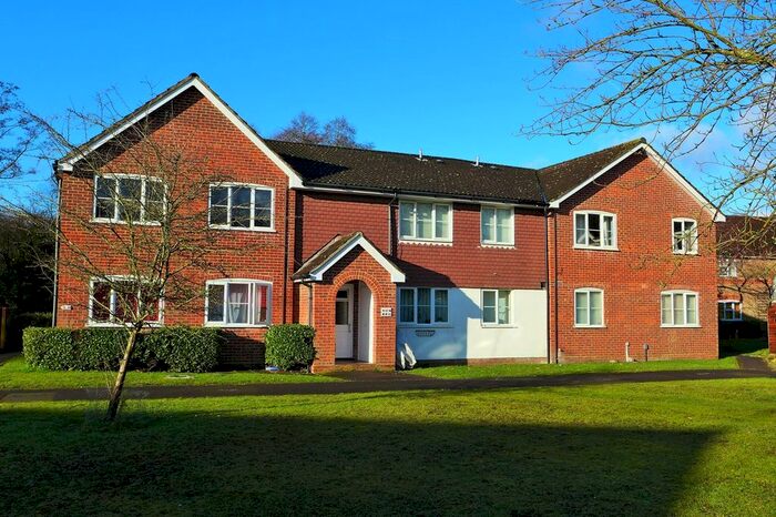 1 Bedroom Flat To Rent In Broadhurst, Farnborough, GU14