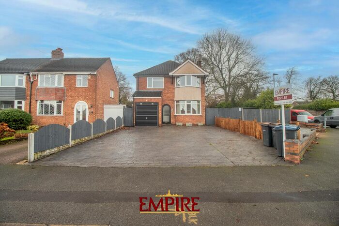 3 Bedroom House To Rent In Springfield Cresecent, Walmley, Sutton Coldfield, B76