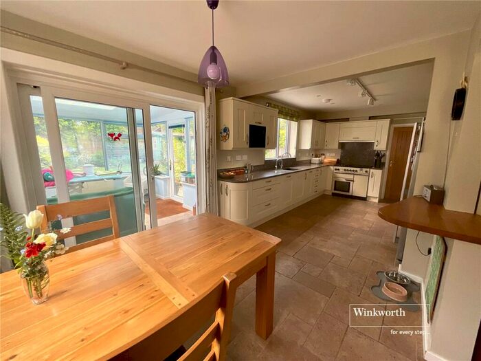 4 Bedroom Detached House For Sale In Smugglers Lane North, Highcliffe, Christchurch, BH23
