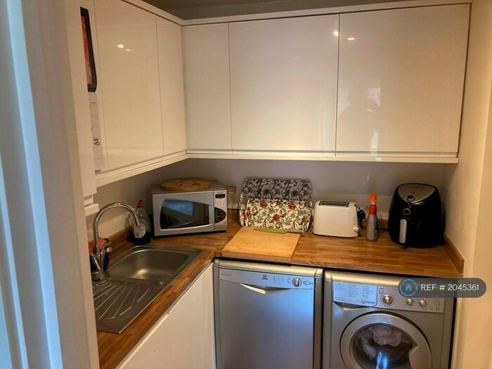 1 Bedroom Flat To Rent In Upper Lattimore Road, St. Albans, AL1