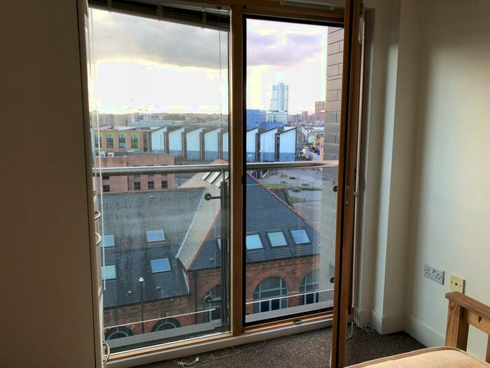 2 Bedroom Apartment To Rent In La Salle Leeds Dock City Centre, LS10
