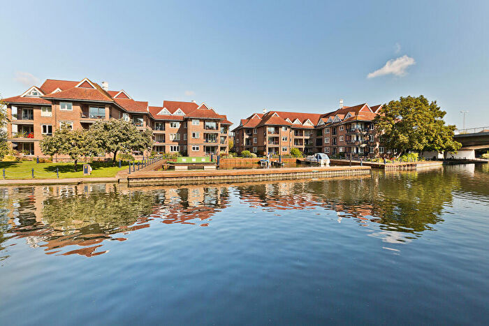 3 Bedroom Apartment To Rent In Mariners Way, Cambridge, CB4