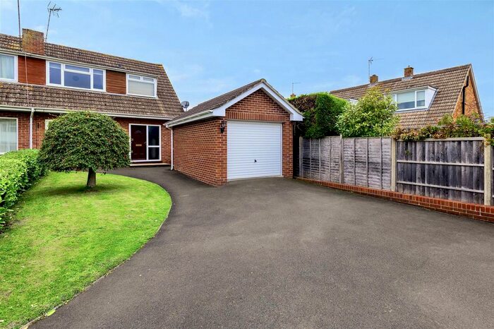 4 Bedroom Semi-Detached House For Sale In Park Close, Trull, Taunton TA3