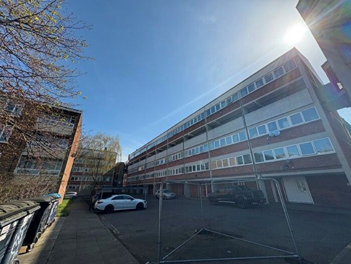 1 Bedroom Flat For Sale In Suffolk Square, Norwich, Norfolk, NR2