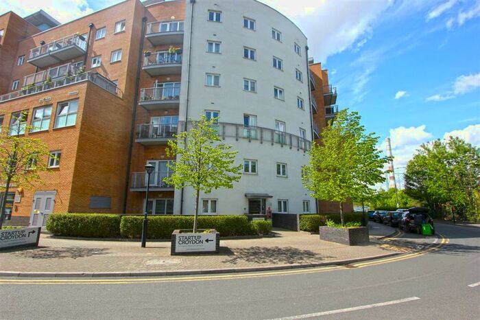2 Bedroom Flat To Rent In Peebles Court, Croydon, CR0