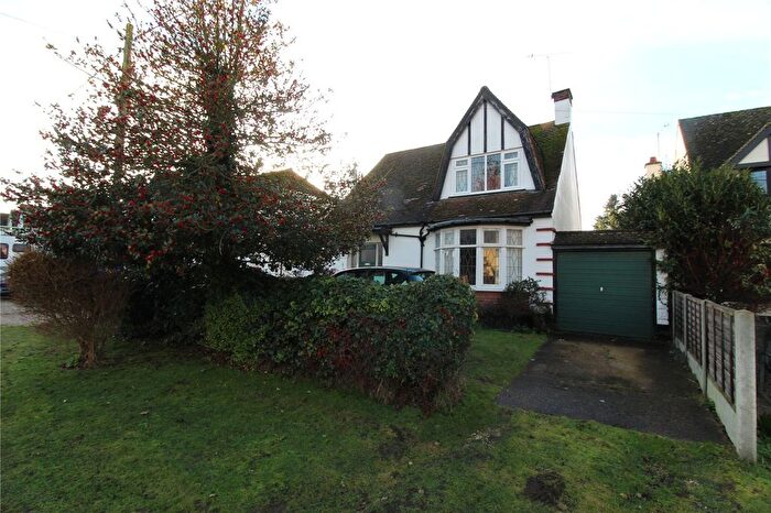 3 Bedroom Detached House For Sale In Oak Road, Rochford, Essex, SS4