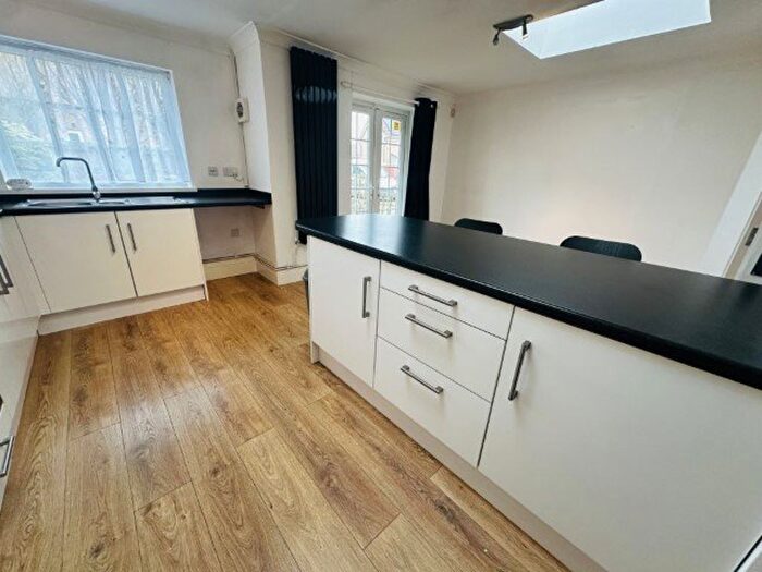 2 Bedroom Cottage To Rent In Post Office Terrace, Ponthir, NP18