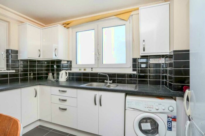 2 Bedroom Apartment To Rent In Wick Road, Hackney, E9
