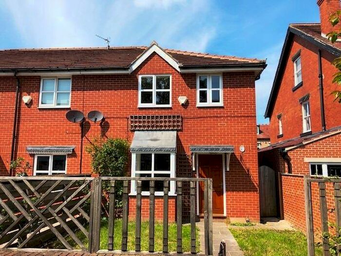 3 Bedroom Terraced House To Rent In Knaresborough Road, Harrogate, HG2