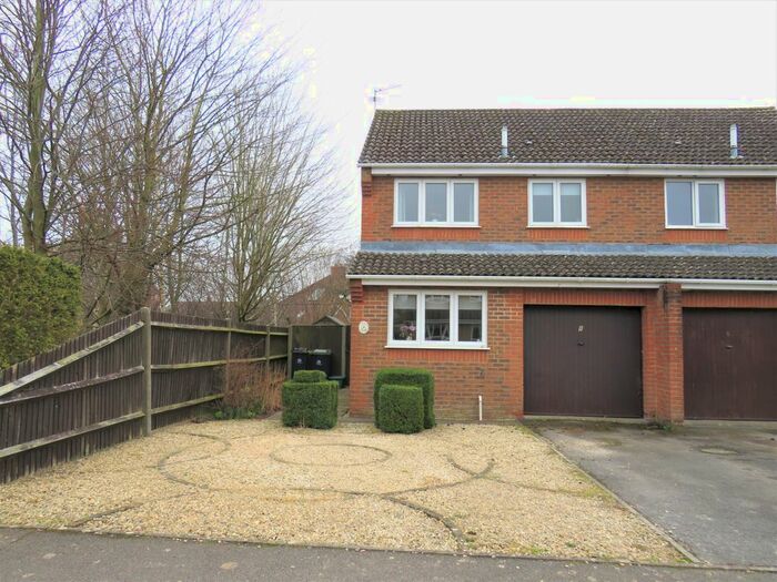 3 Bedroom Property To Rent In Gower Road, Shaftesbury, SP7