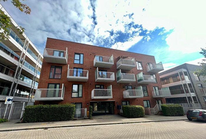 2 Bedroom Flat To Rent In Columbia Place, Campbell Park, Milton Keynes, MK9