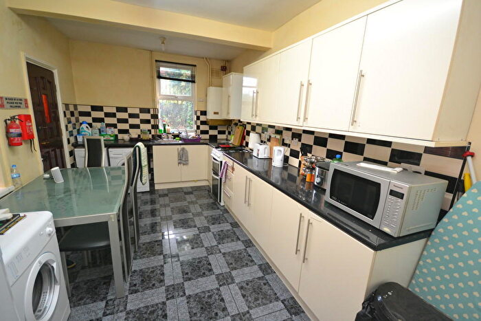 4 Bedroom House To Rent In Lenton Boulevard, Nottingham, NG7