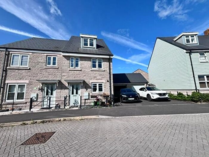 3 Bedroom Property To Rent In Ridgeway Farm, Swindon, SN5