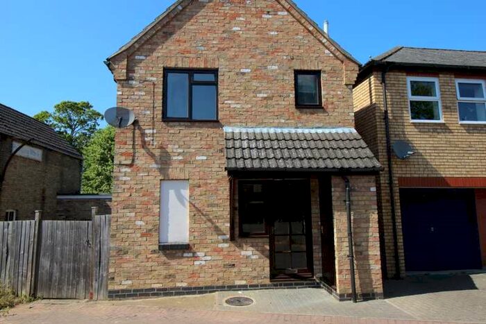 1 Bedroom Apartment To Rent In Hildred Court Ramsey, PE26