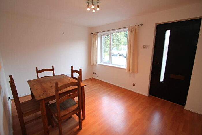 1 Bedroom Flat To Rent In Goosens Close, Sutton, SM1