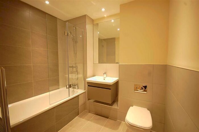 1 Bedroom Flat To Rent In Station Road, West Drayton UB7