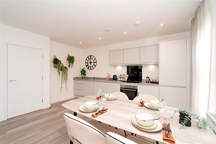 1 Bedroom Flat For Sale In Flat Parkside, St Albans Road, Watford, WD25