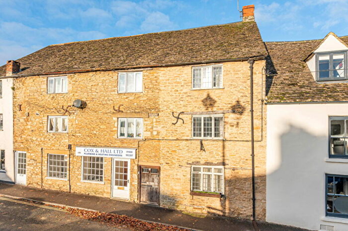 3 Bedroom Terraced House For Sale In Gumstool Hill, Tetbury, GL8
