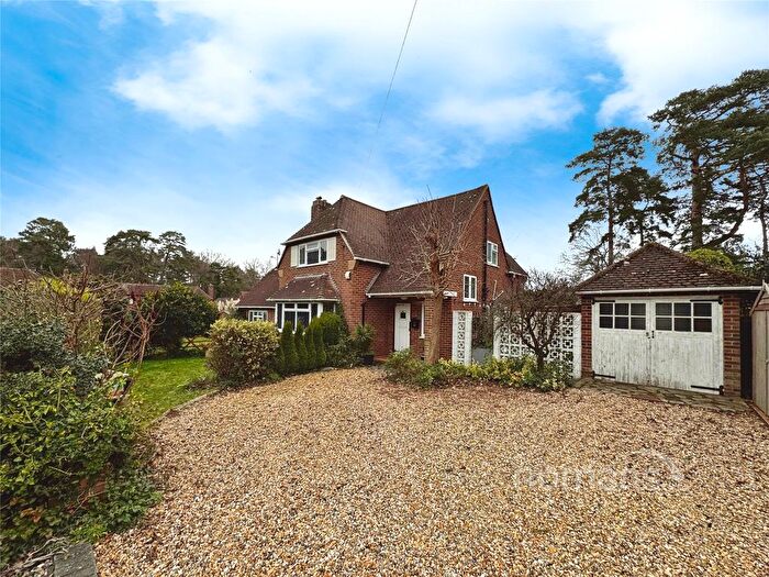 3 Bedroom Detached House For Sale In Beech Ride, Sandhurst, Berkshire, GU47