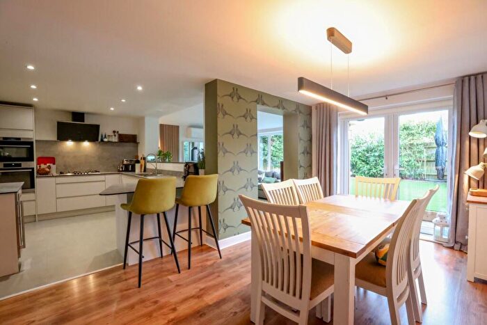 4 Bedroom Detached House For Sale In The Glades, Grange Park, Northampton, NN4