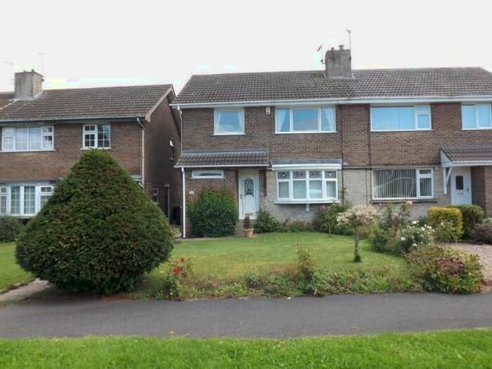 3 Bedroom Semi-Detached House To Rent In Springfield Close, Clowne, Chesterfield, S43