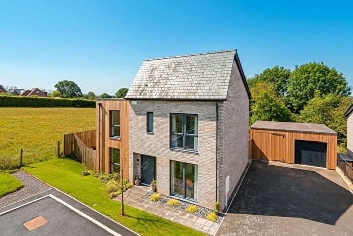 4 Bedroom Detached House For Sale In Exeter, Devon, EX4