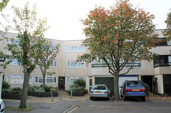 1 Bedroom Flat To Rent In Rawnsley Avenue, Mitcham, CR4