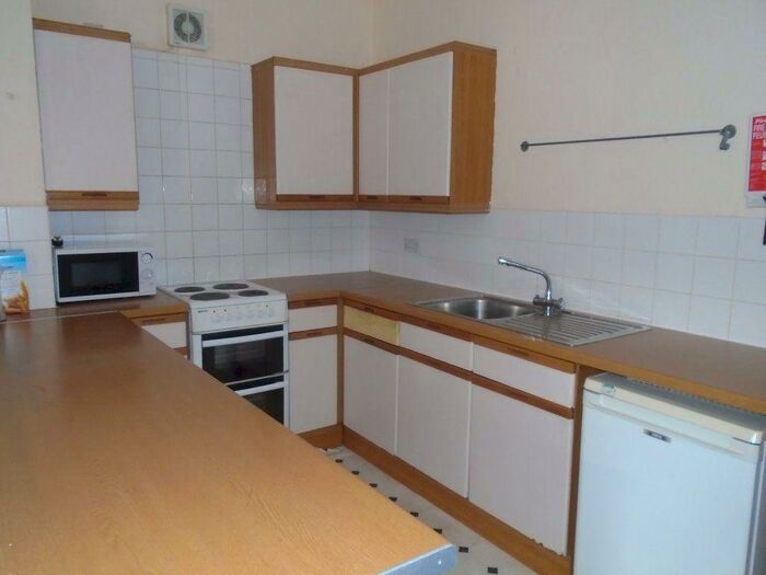 4 Bedroom Flat To Rent In A Bristol Road, B29