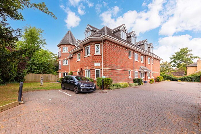 2 Bedroom Flat For Sale In Bath Road, Maidenhead, Berkshire, SL6